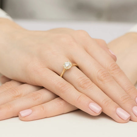 Yellow Gold engagement ring with Round 0.50 ct Central and 0.12 ct Sideline Lab-grown Diamonds - GREMARI fine jewelry