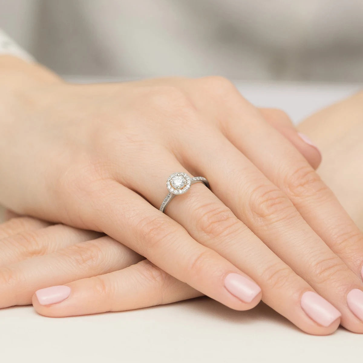 White Gold engagement ring with Round 0.40 ct Central and 0.241 ct Sideline Lab-grown Diamonds by GREMARI, 14K (585) gold