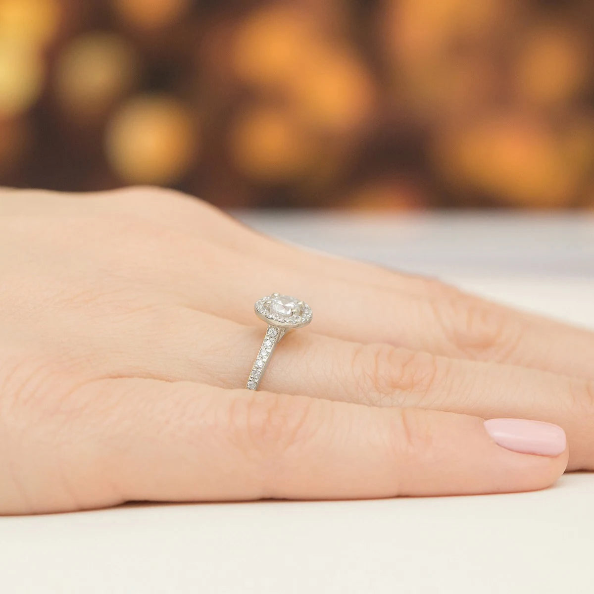 GREMARI 14K (585) White Gold engagement ring with Round 0.40 ct Central and 0.241 ct Sideline Lab-grown Diamonds
