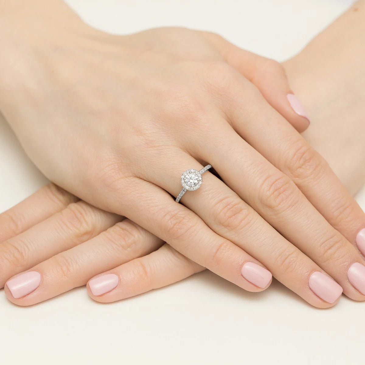 GREMARI White Gold engagement ring with Round 0.50 ct Central and 0.241 ct Sideline Lab-grown Diamonds