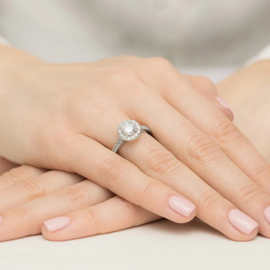 White Gold engagement ring with Round 0.70 ct Central and 0.377 ct Sideline Lab-grown Diamonds - GREMARI fine jewelry