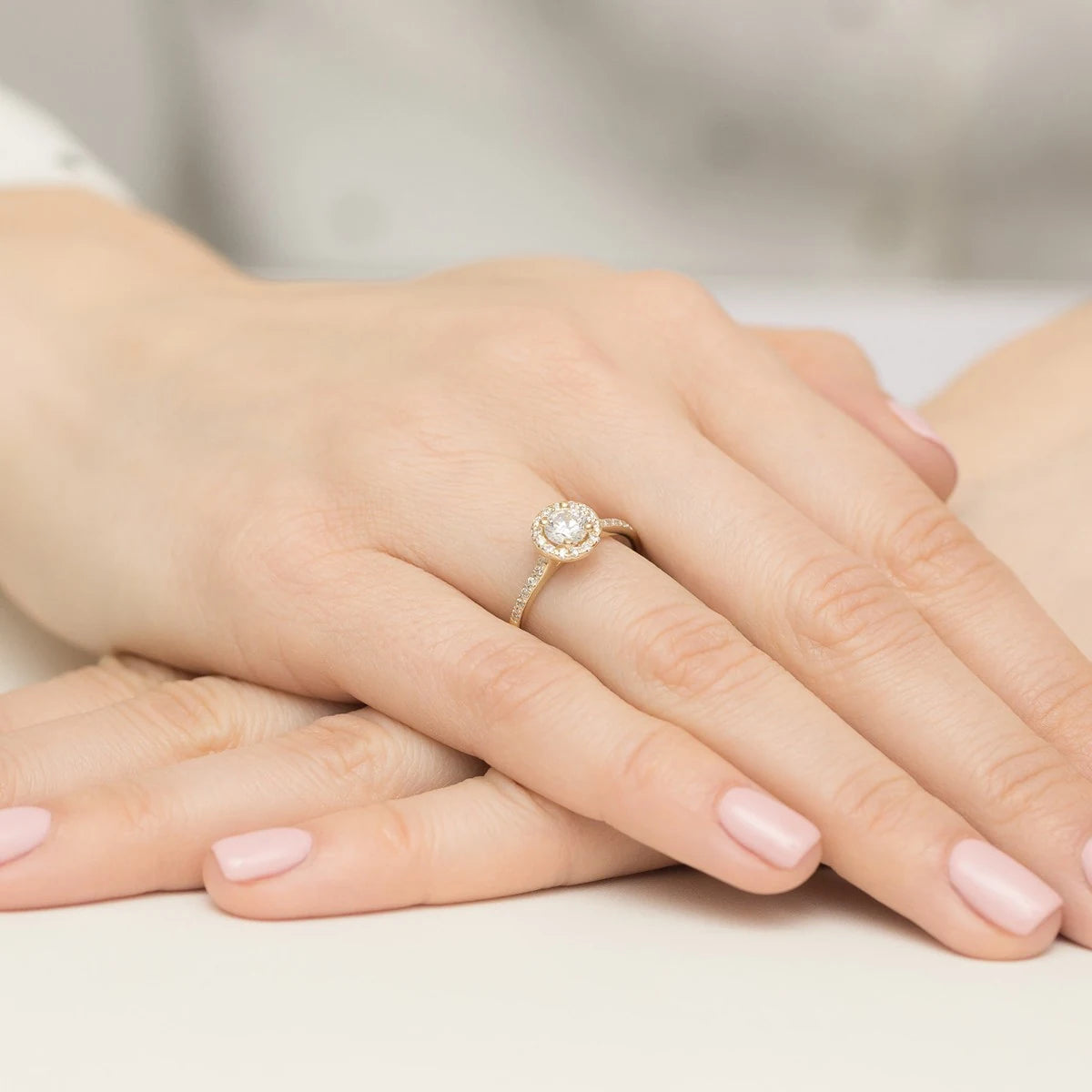 Yellow Gold engagement ring with Round 0.50 ct Central and 0.241 ct Sideline Lab-grown Diamonds by GREMARI, 14K (585) gold