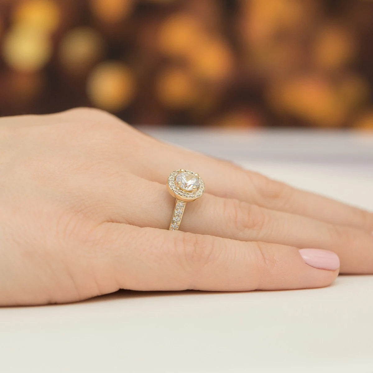 GREMARI 14K (585) Yellow Gold engagement ring with Round 0.70 ct Central and 0.377 ct Sideline Lab-grown Diamonds