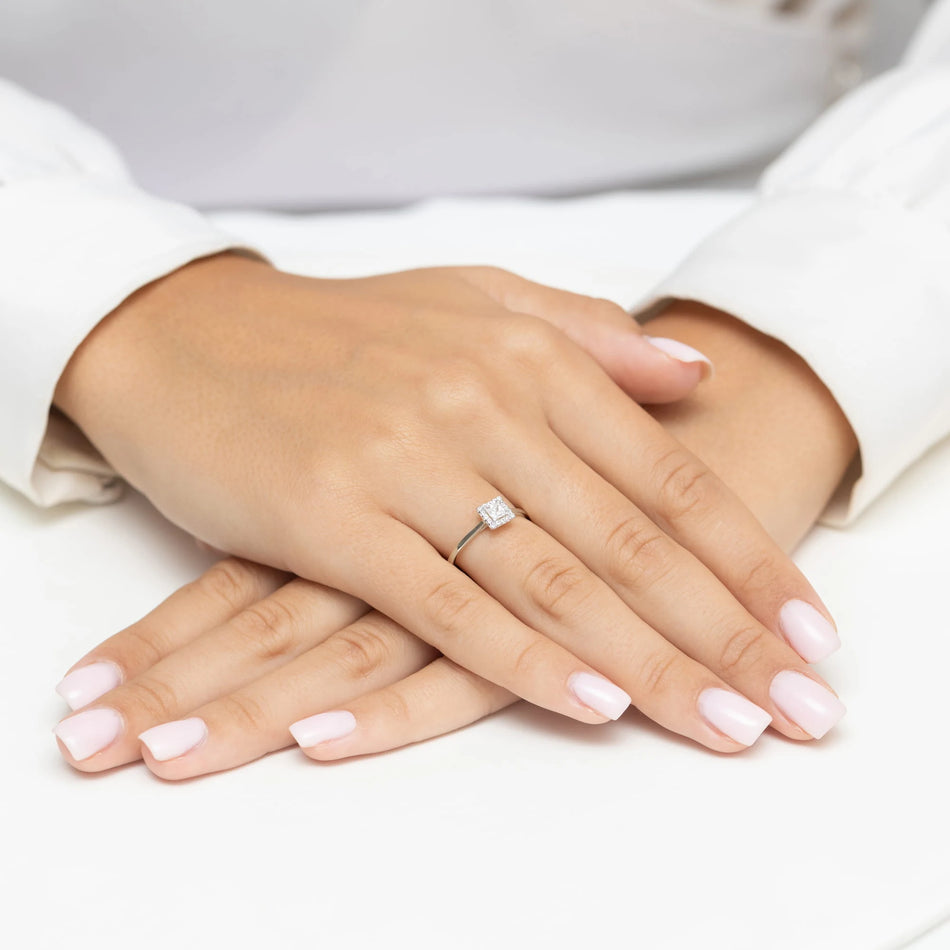 White Gold engagement ring with Princess 0.15 ct Central and 0.08 ct Sideline Lab-grown Diamonds - GREMARI fine jewelry