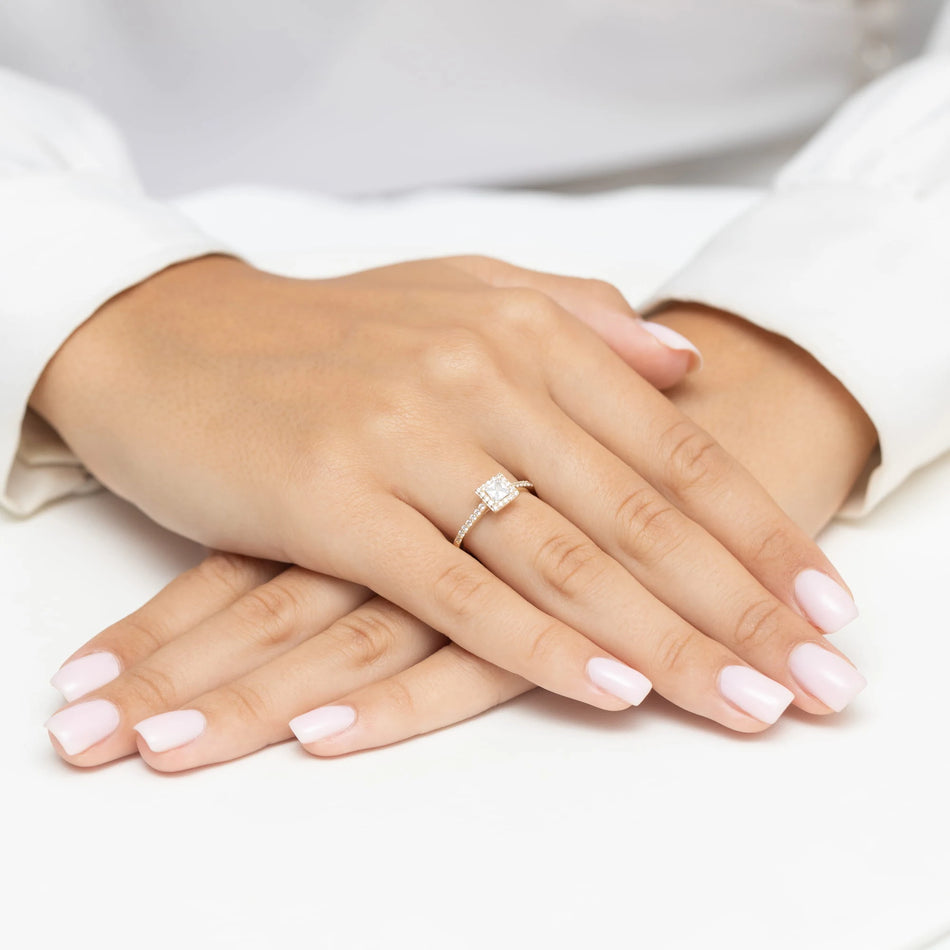 Yellow Gold engagement ring with Princess 0.30 ct Central and 0.20 ct Sideline Lab-grown Diamonds - GREMARI fine jewelry