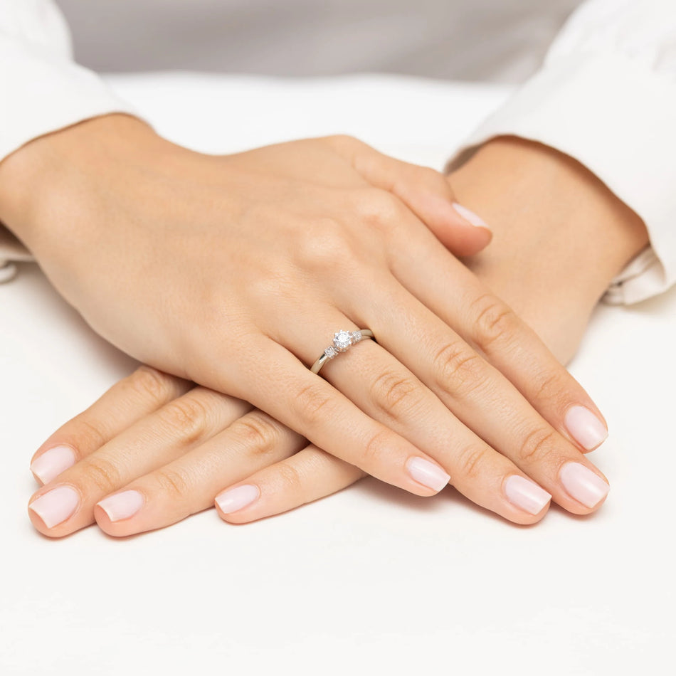 White Gold engagement ring with Round 0.25 ct Central and 0.07 ct Sideline Lab-grown Diamonds - GREMARI fine jewelry