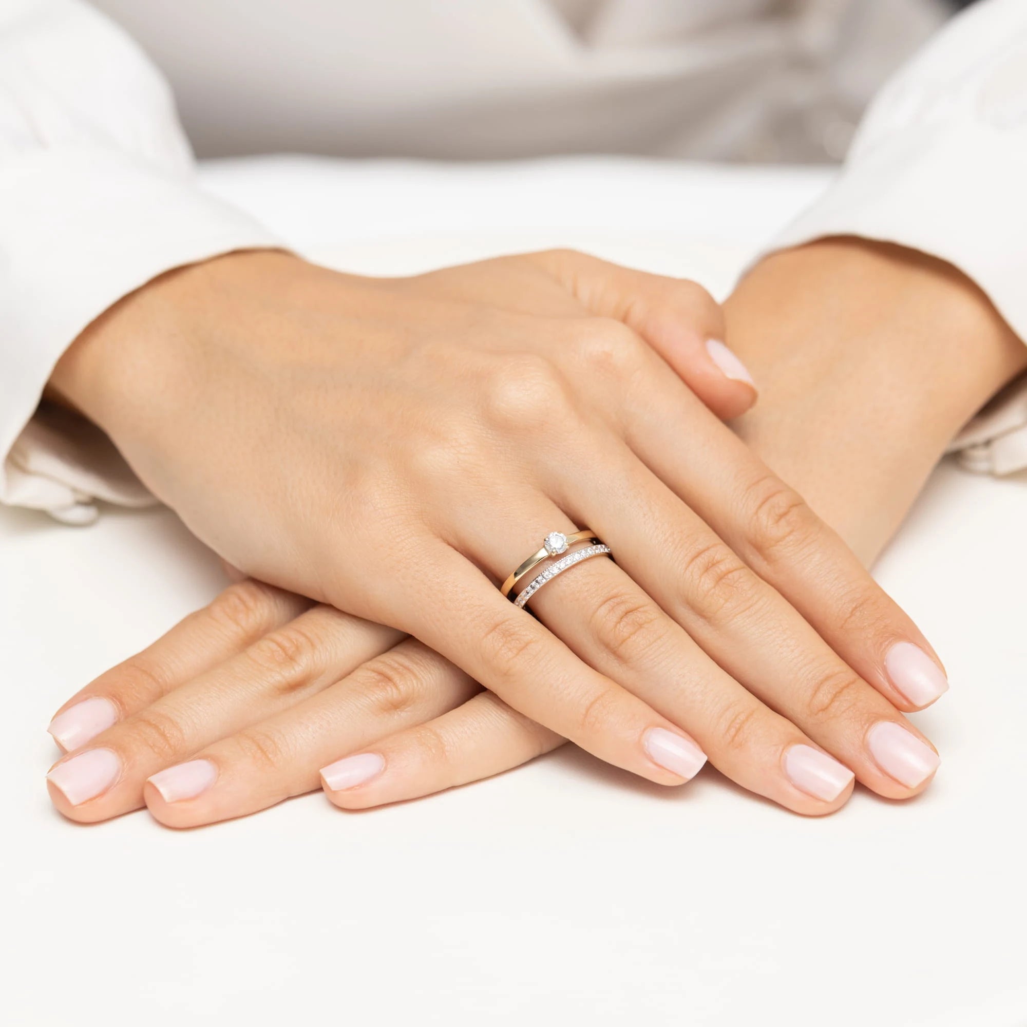 Yellow Gold engagement ring with Round 0.25 ct Central and 0.16 ct Sideline Lab-grown Diamonds - GREMARI fine jewelry