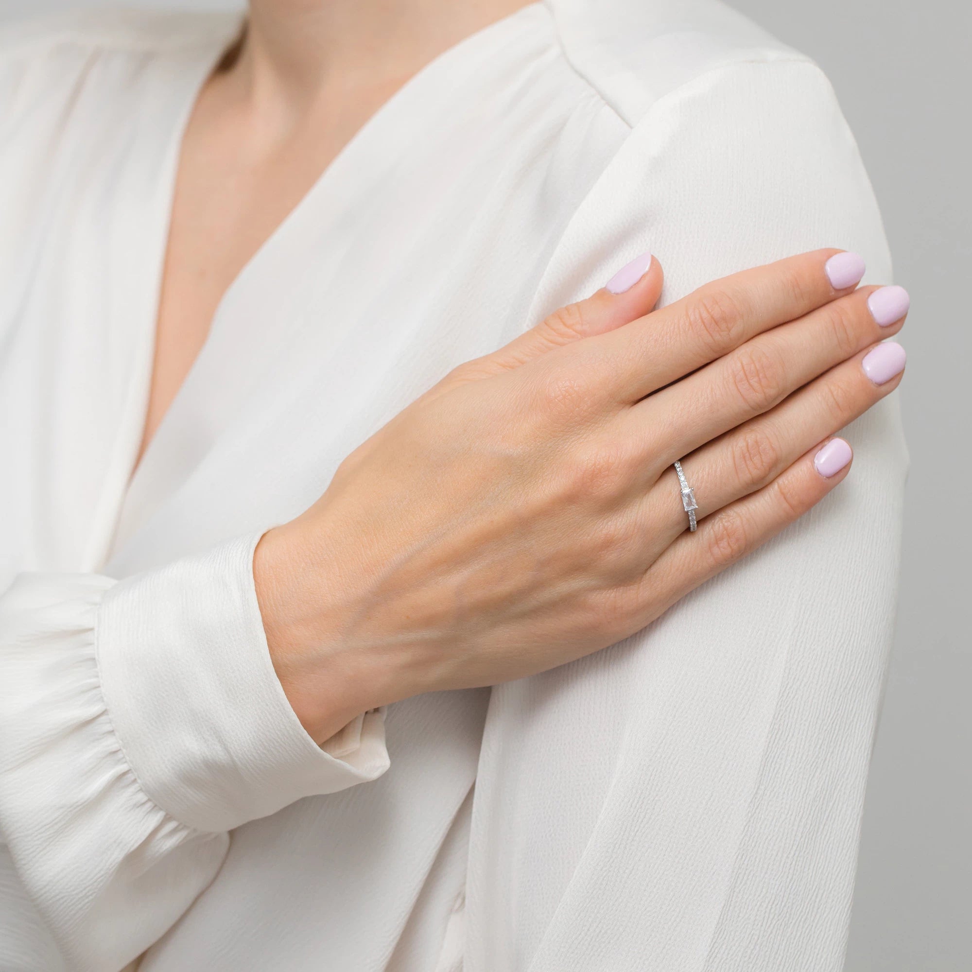 silver-ring-with-zirconia-up016-925-bs