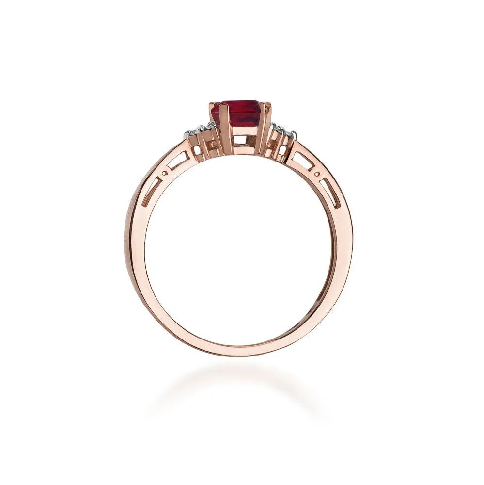 gold-ring-with-0-80ct-ruby-and-diamonds-w0002-rur-01