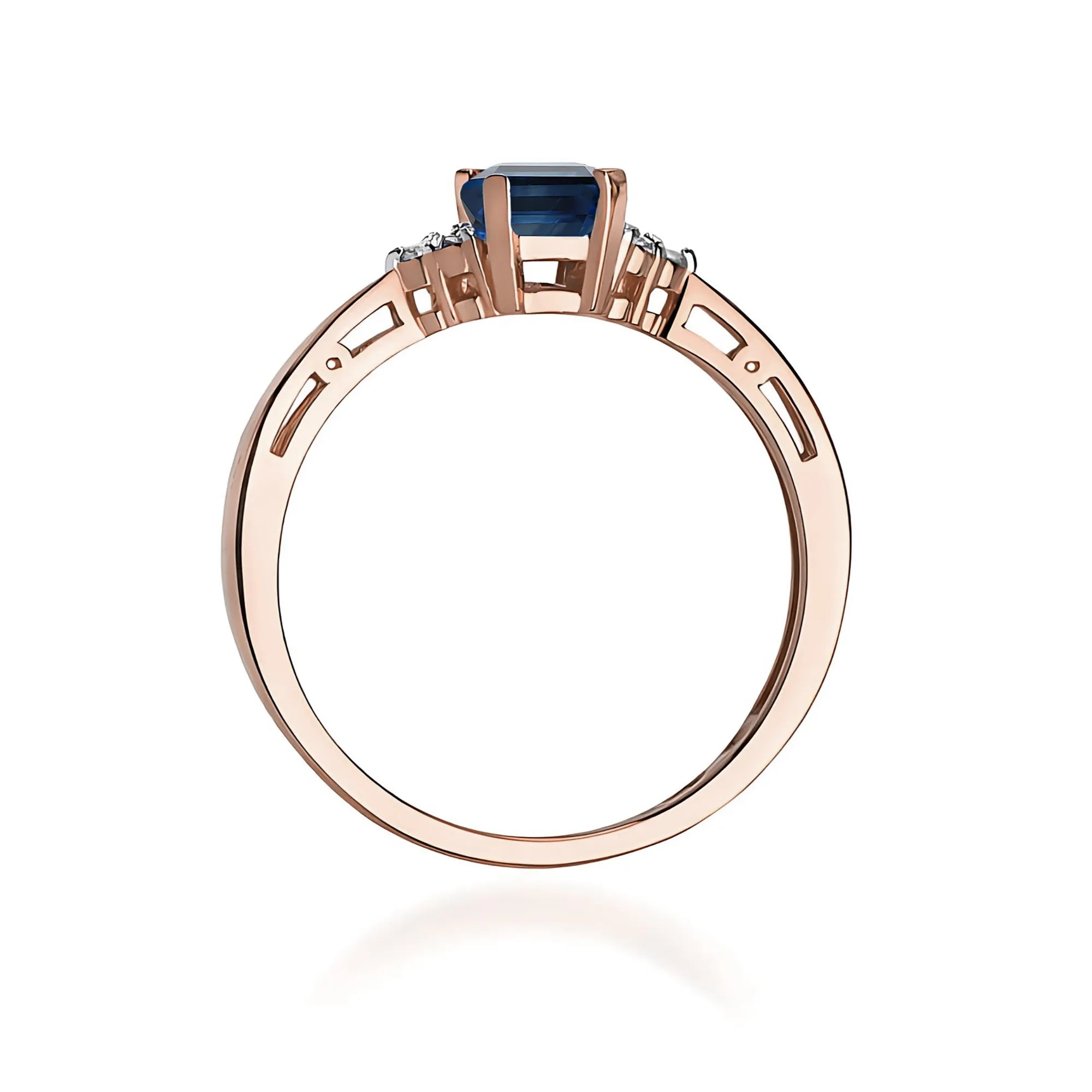 gold-ring-with-0-60ct-sapphire-and-diamonds-w0002-sab-01