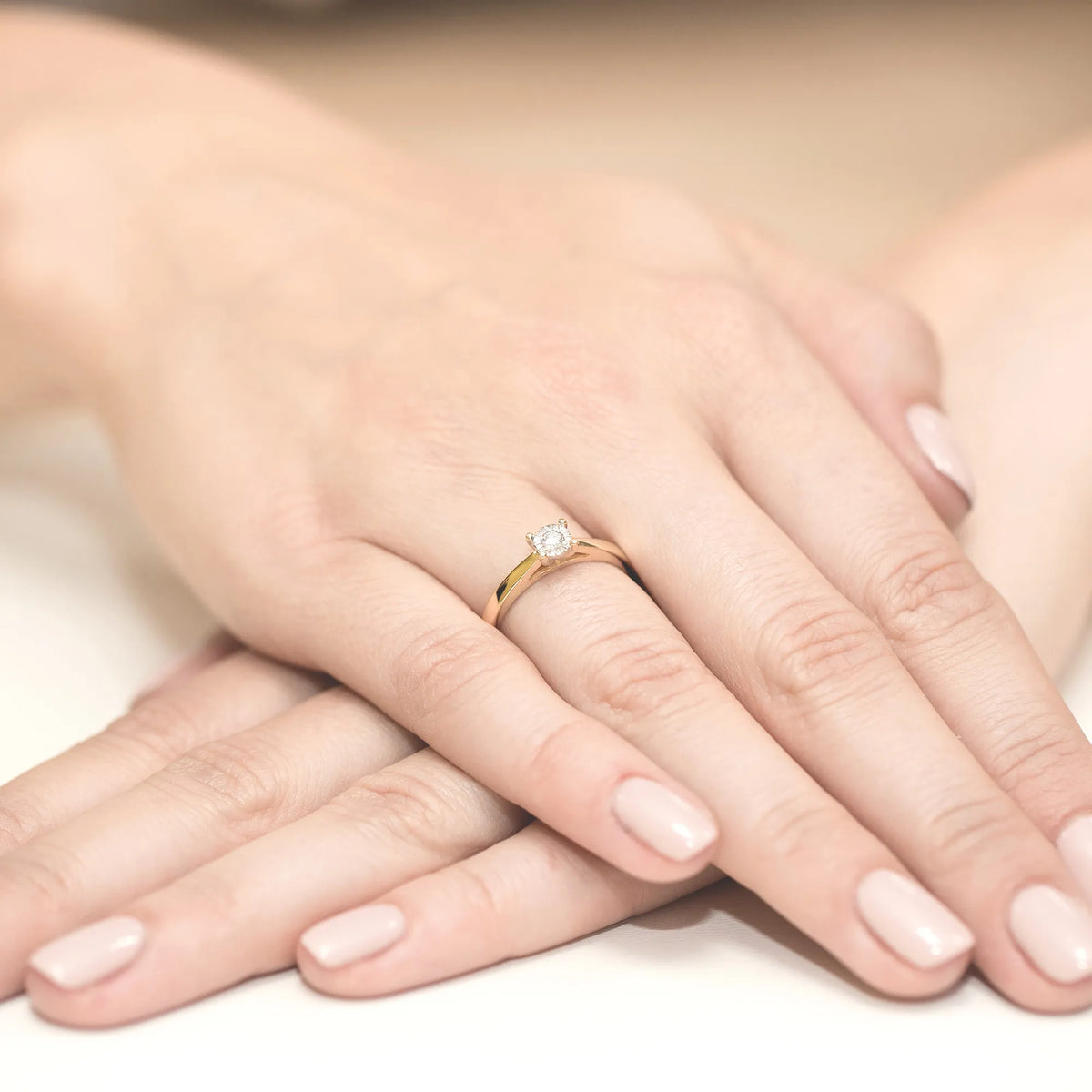 gold-ring-with-0-08ct-lab-diamond-and-w0007-ldw-01