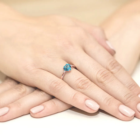 gold-ring-with-1-20ct-topaz-and-0-029ct-diamonds-w0012-tob-01