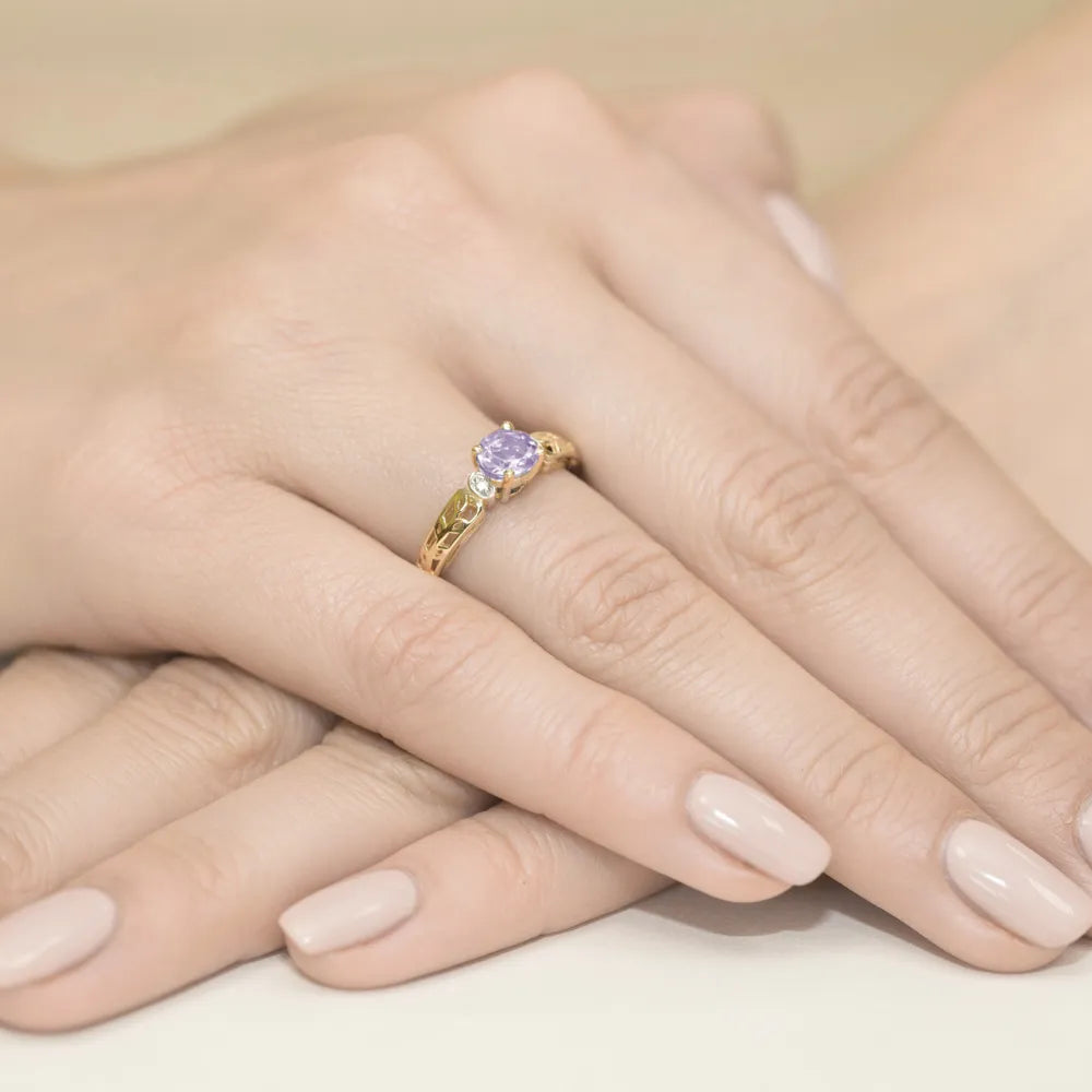 zlatý prsteň s 0,50 ct ametystom a 0,02 ct diamantmi w0014-amv-01