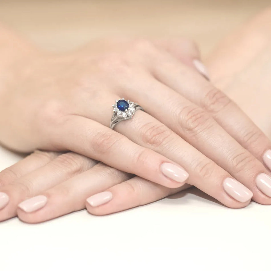 zlatý prsteň s 0,90 ct zafírom a 0,30 ct diamantmi w0037-sab-01