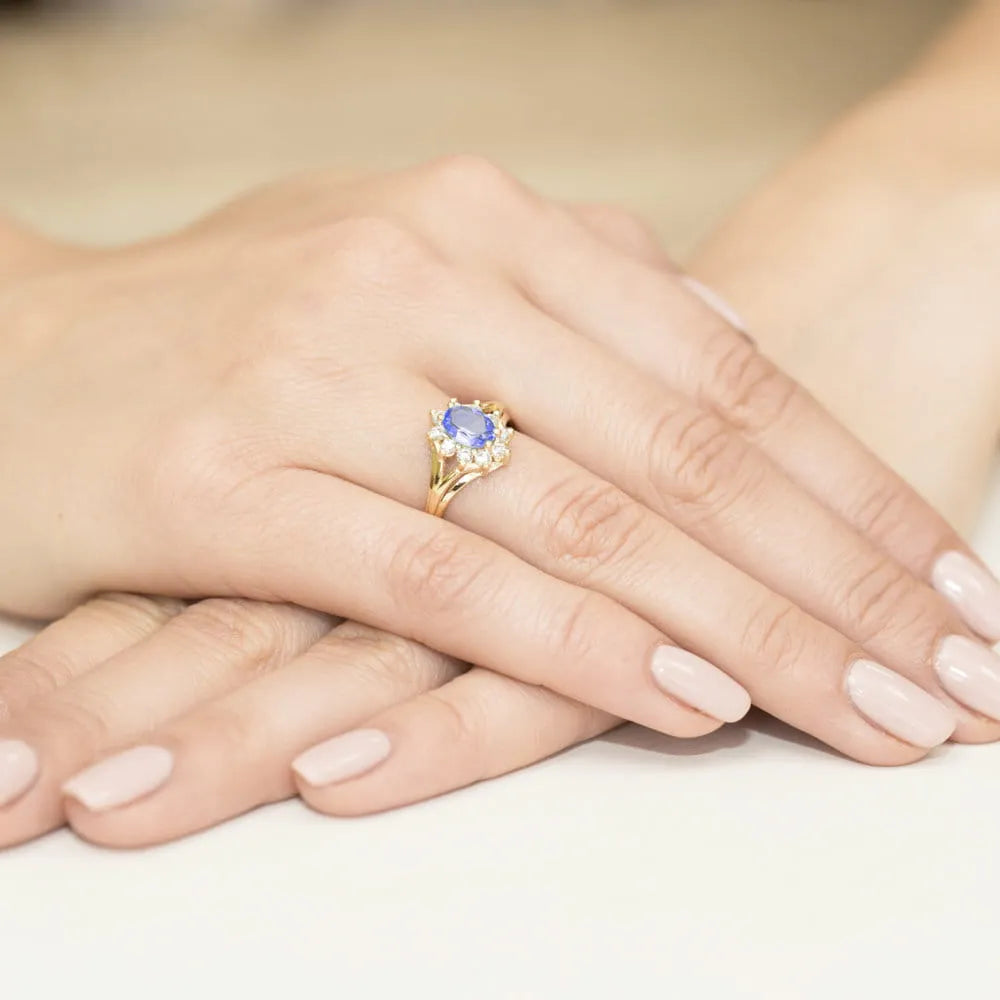 zlatý prsteň s 0,70 ct tanzanitom a 0,30 ct diamantmi w0037-tap-01