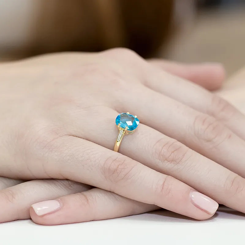 zlatý prsteň s 2,40 ct topásom a 0,03 ct diamantmi w0038-tob-01