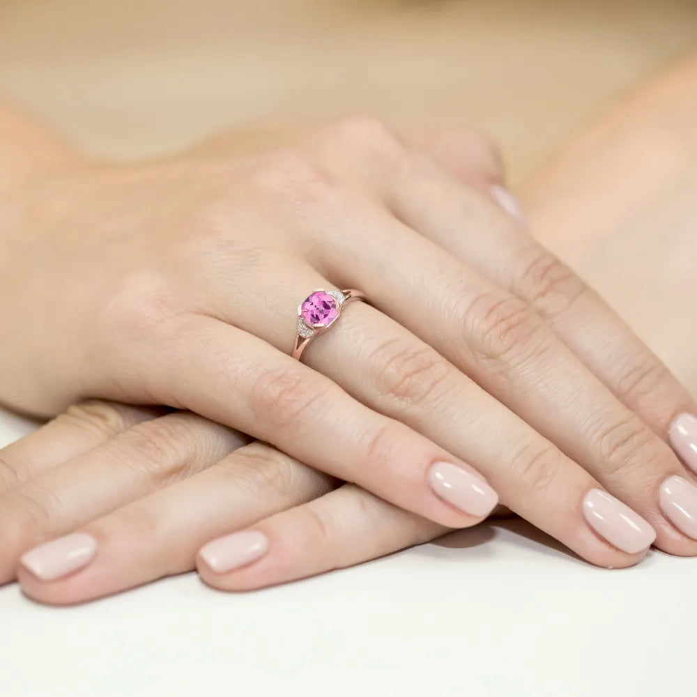 gold-ring-with-1-10ct-pink-topaz-and-0-01ct-diamonds-w0040-top-01