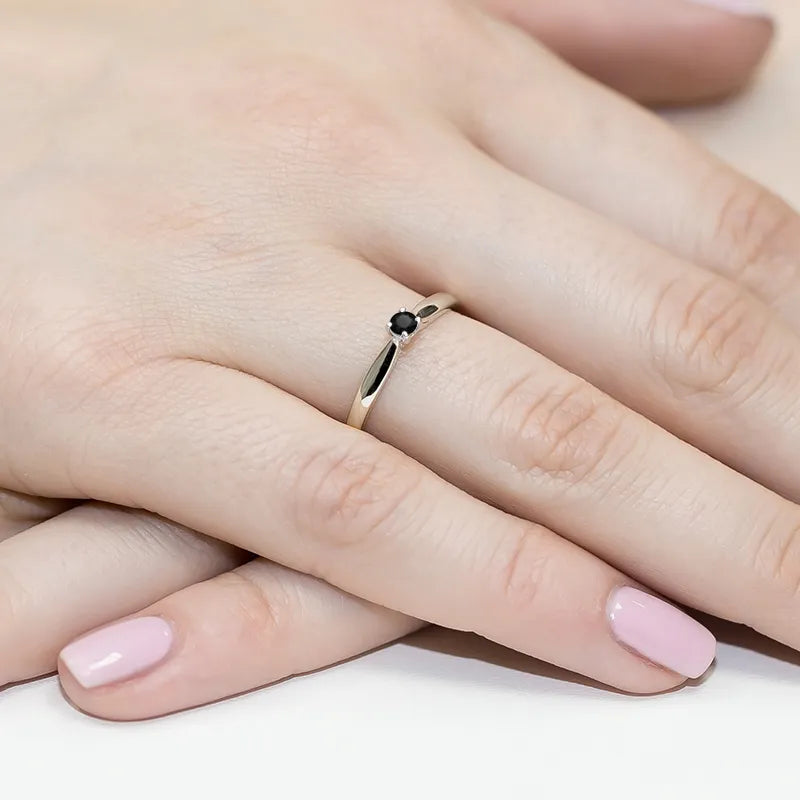 zlatý-prsteň-s-0-12ct-čiernym-diamantom-w0045-dib-01