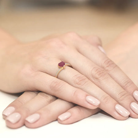 gold-ring-with-1-70ct-ruby-and-0-06ct-diamonds-w0050-rur-01