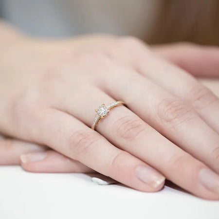 gold-ring-with-0-04ct-and-0-08ct-diamonds-w0055-diw-01