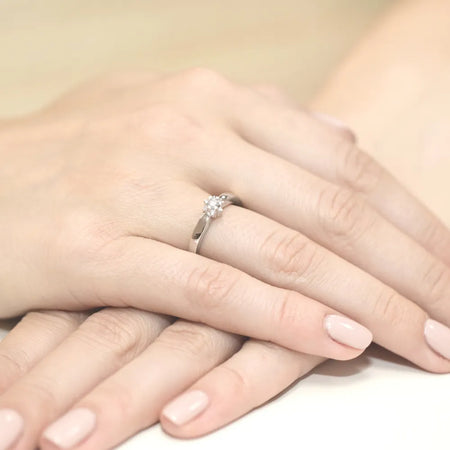 gold-ring-with-0-10ct-and-0-052ct-diamonds-w0061-diw-01