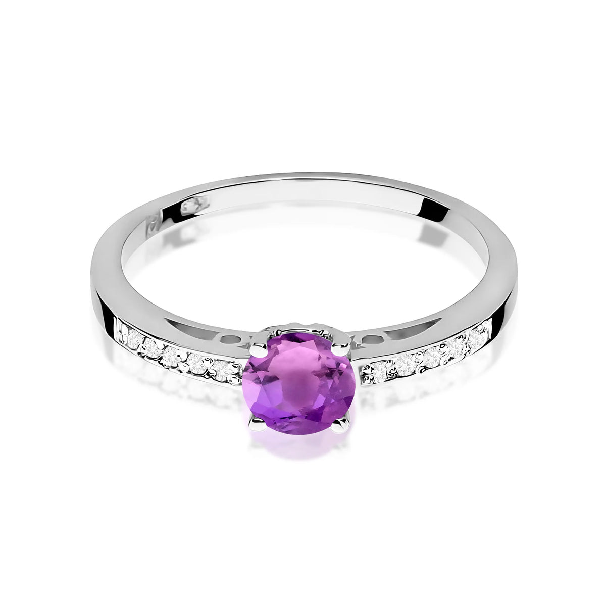 Prsteň z bieleho 14k zlata s diamantmi na ramenách prsteňa s ametystom 0,50 ct a diamantmi 0,05 ct