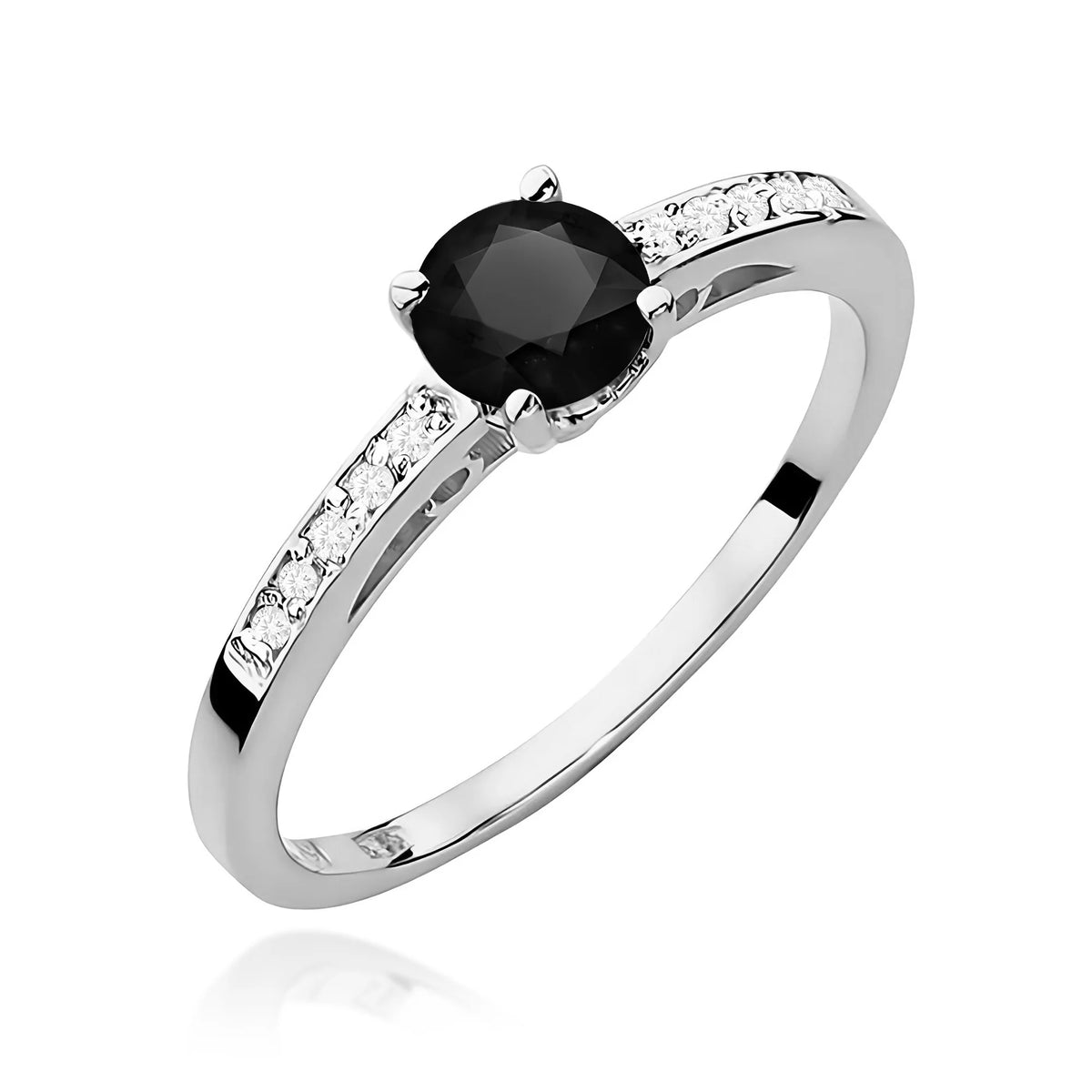 Prsteň z bieleho 14k zlata s diamantmi na ramenách prsteňa s čiernym diamantom 0,50 ct a diamantmi 0,05 ct
