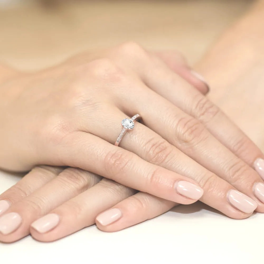 zlatý prsteň s 0,50 ct bielym zafírom a 0,05 ct diamantmi w0067-saw-01