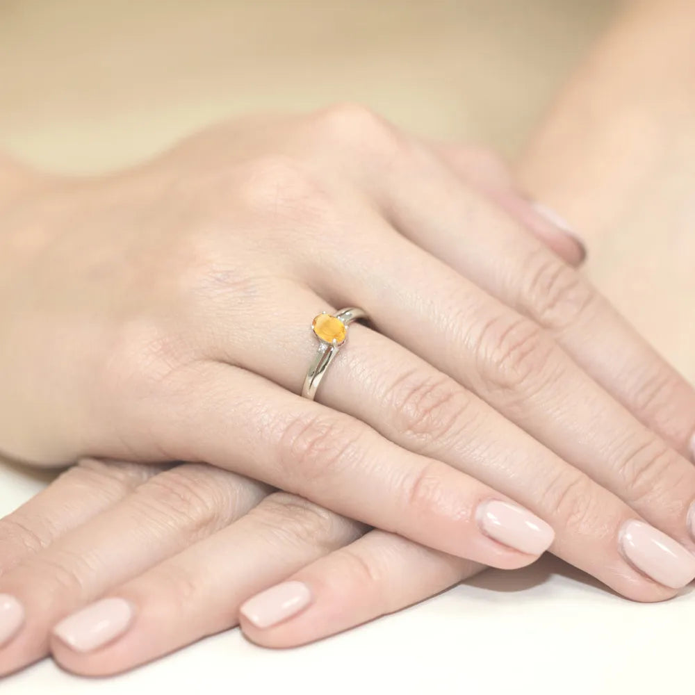 zlatý prsteň s 0,60 ct citrínom a 0,029 ct diamantmi w0068-ciy-01