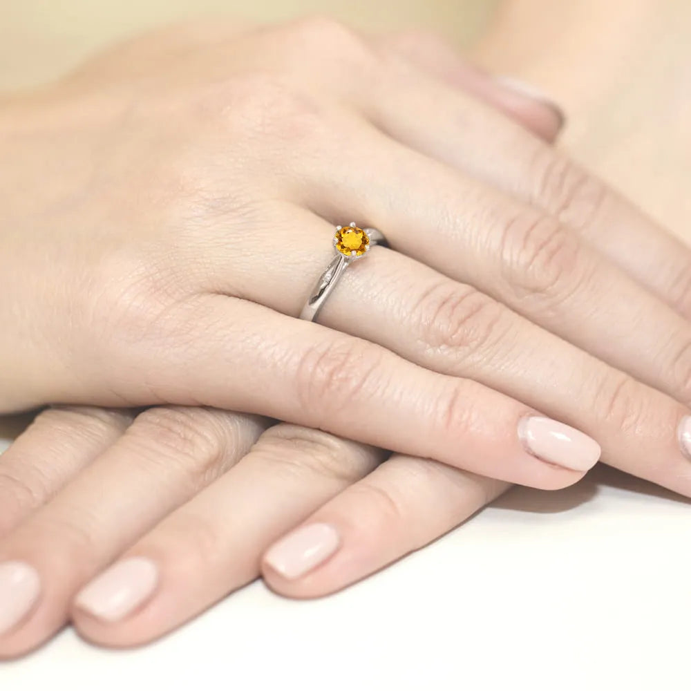 zlatý prsteň s 0,50 ct citrínom a diamantmi w0074-ciy-01