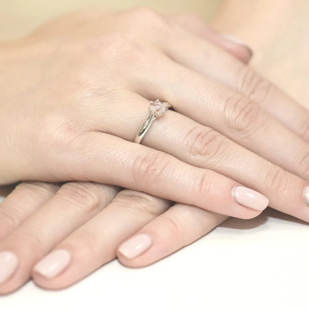 zlatý prsteň s 0,40 ct morganitom a 0,01 ct diamantmi w0074-mop-01