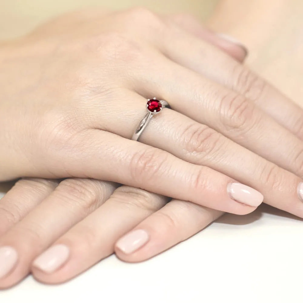 zlatý-prsteň-s-0-60ct-rubínom-a-diamantmi-w0074-rur-01