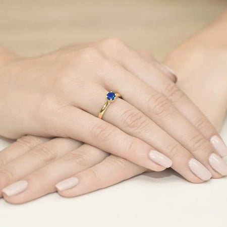 gold-ring-with-0-50ct-sapphire-and-diamonds-w0074-sab-01