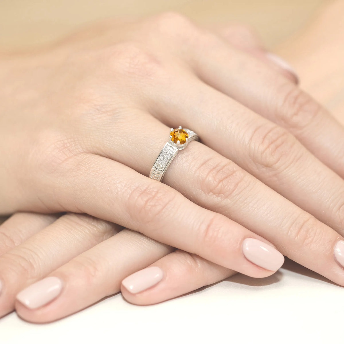 zlatý prsteň s 0,50 ct citrínom a diamantmi w0075-ciy-01