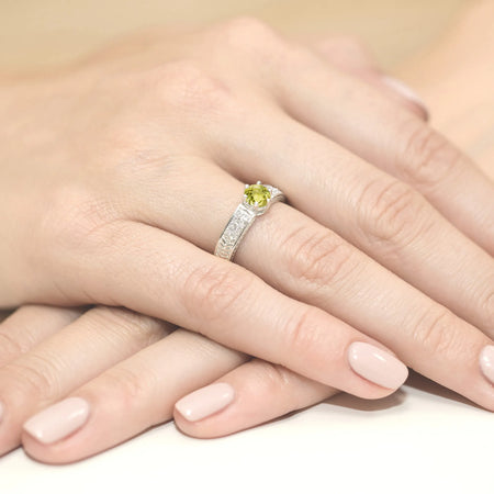 gold-ring-with-0-60ct-olivine-and-0-08ct-diamonds-w0075-peg-01