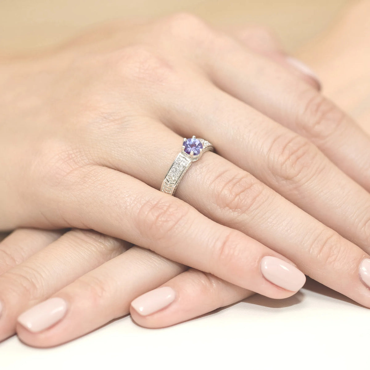 zlatý prsteň s 0,50 ct tanzanitom a diamantmi w0075-tap-01