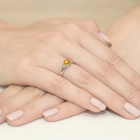 gold-ring-with-0-50ct-citrin-and-diamonds-w0076-ciy-01