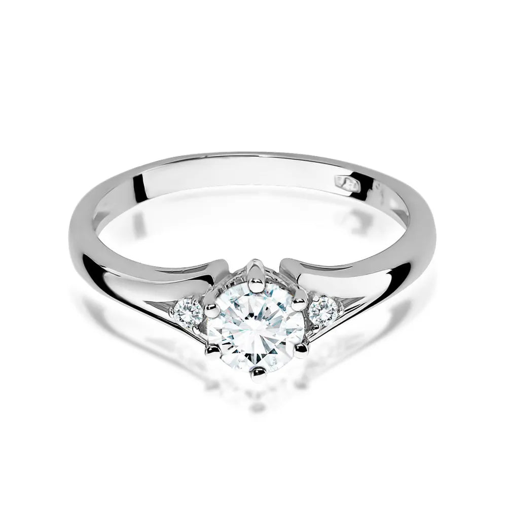 zlatý prsteň s 0,60 ct bielym zafírom a diamantmi w0076-saw-01