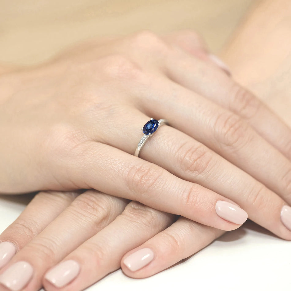 zlatý prsteň s 0,70 ct zafírom a 0,03 ct diamantmi w0077-sab-01