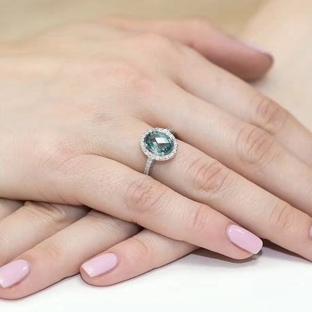 gold-ring-with-1-70ct-topaz-and-0-16ct-diamonds-w0080-tob-01