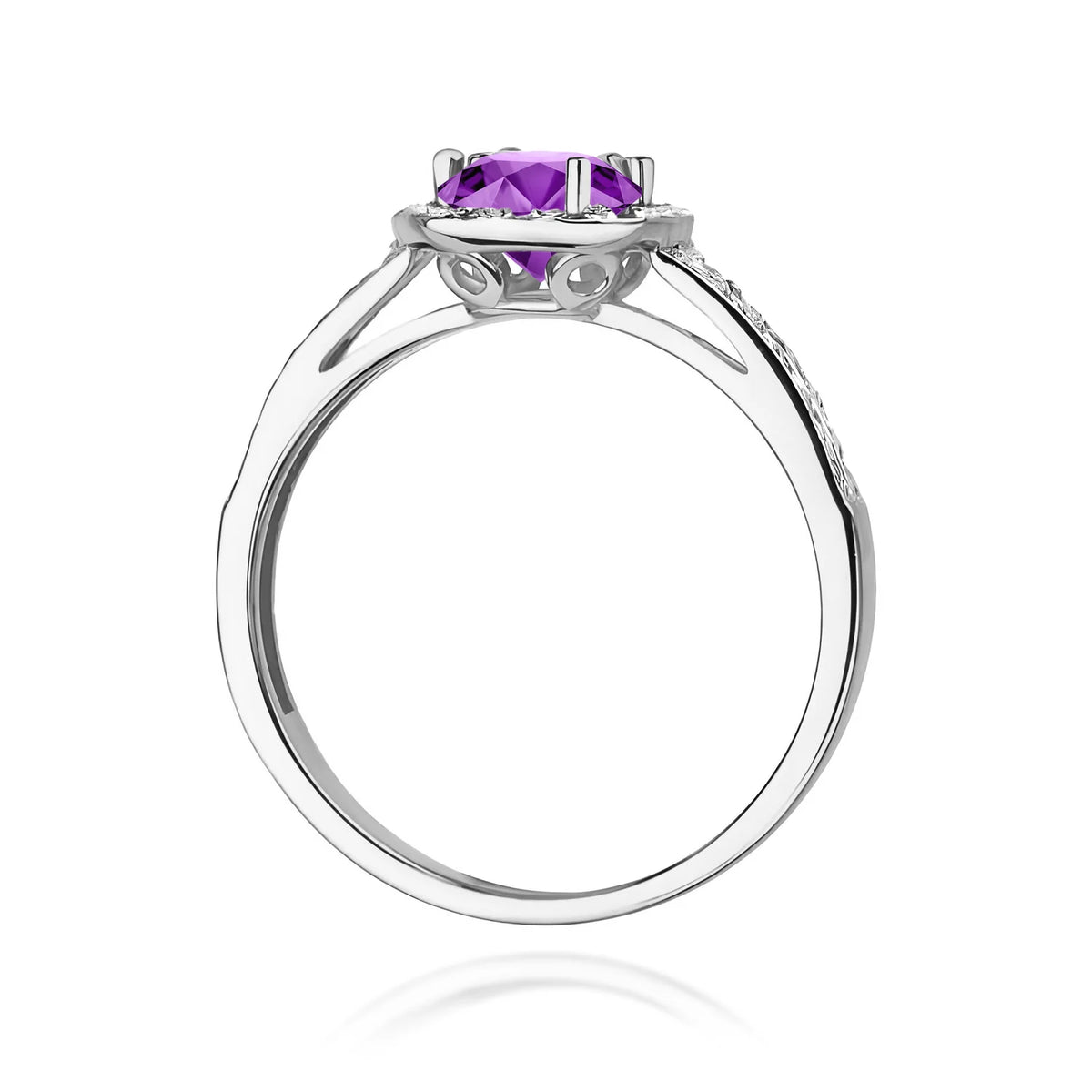 Pavé prsteň z bieleho 14k zlata s okrúhlym ametystom 0,50 ct a diamantmi 0,20 ct