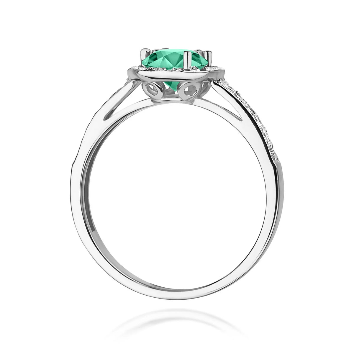 Pavé prsteň z bieleho 14k zlata s okrúhlym smaragdom 0,50 ct a diamantmi 0,20 ct