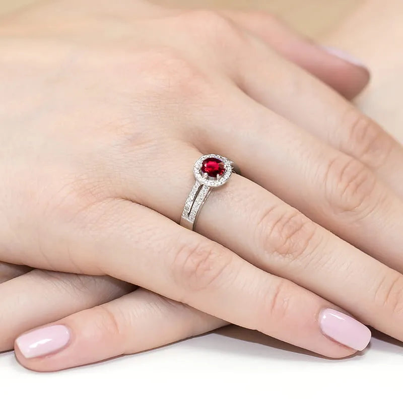 zlatý prsteň s 0,60 ct rubínom a 0,20 ct diamantmi w0087-rur-01