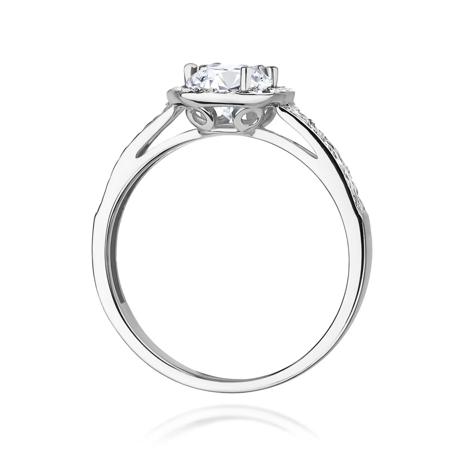 Prsteň z bieleho zlata s 0,60 ct bielym zafírom a 0,20 ct diamantmi