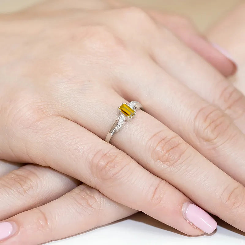 zlatý prsteň s 0,60 ct citrínom a 0,03 ct diamantmi w0094-ciy-01