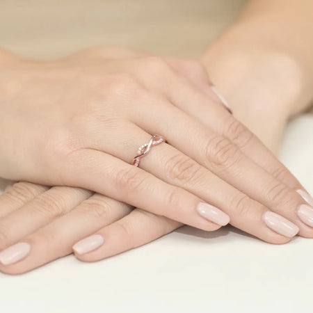 gold-ring-with-0-07ct-diamonds-w0096-diw-01