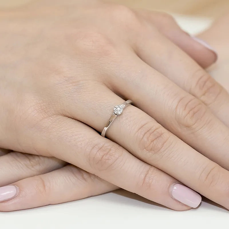 zlatý prsteň s diamantmi 0,035 ct w0100-diw-01