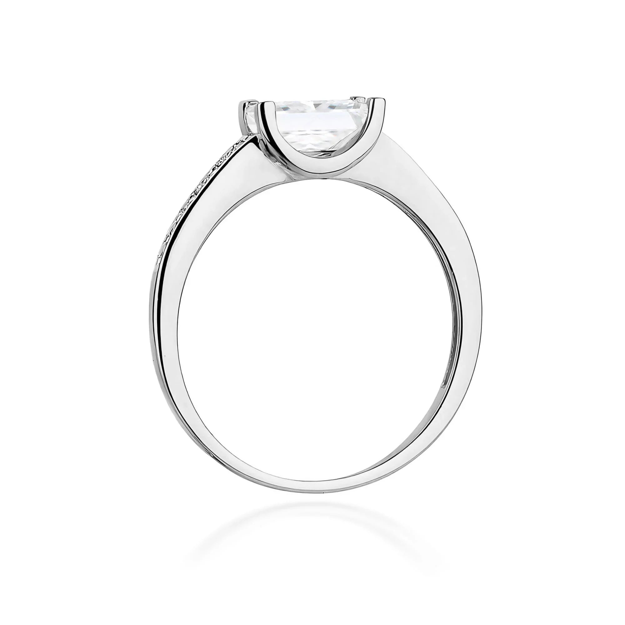Lab-grown Diamond Engagement Ring in 585 White Gold
