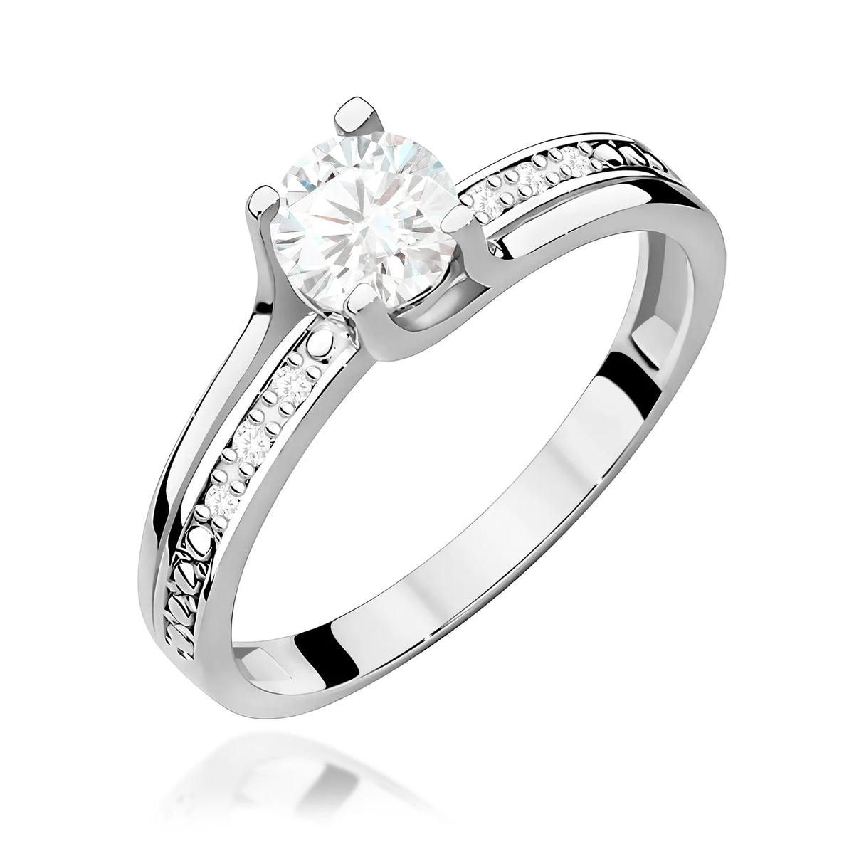 Ozdobný prsteň z bieleho 14k zlata s bielym zafírom 0,60 ct a diamantmi 0,03 ct
