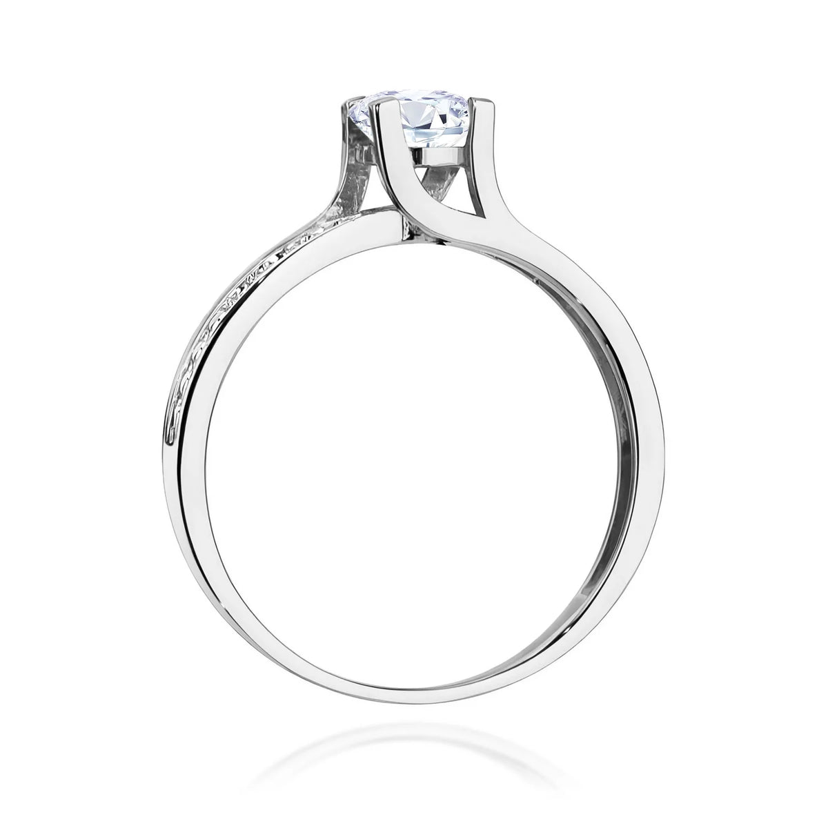 Ozdobný prsteň z bieleho 14k zlata s bielym zafírom 0,60 ct a diamantmi 0,03 ct